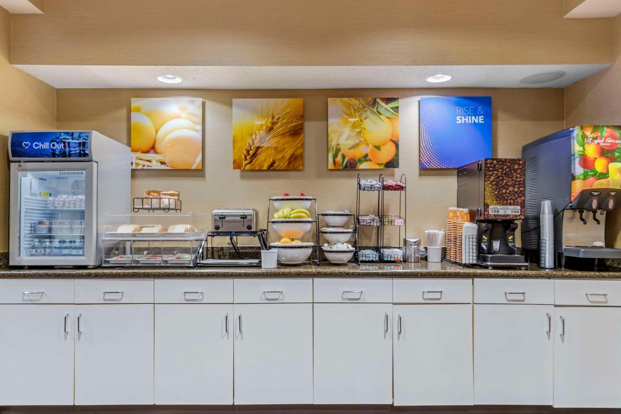 Comfort Inn & Suites Сегиин Екстериор снимка