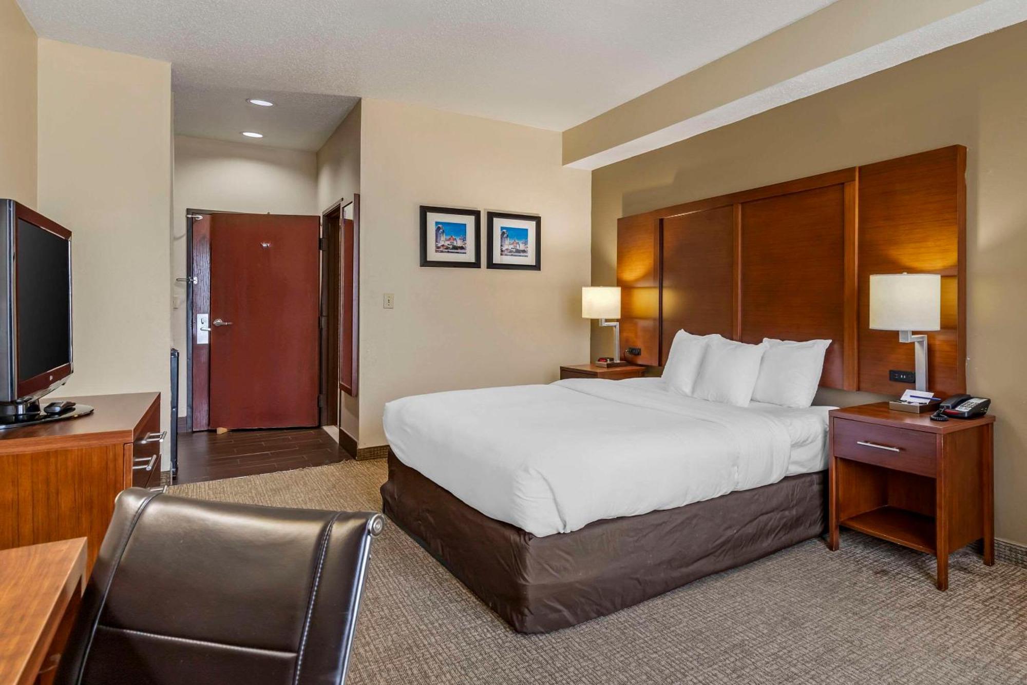 Comfort Inn & Suites Сегиин Екстериор снимка