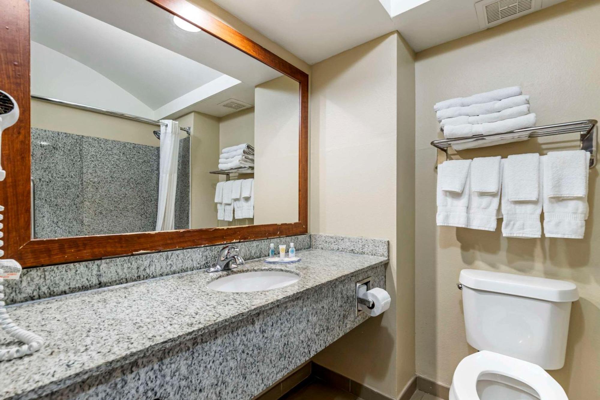 Comfort Inn & Suites Сегиин Екстериор снимка