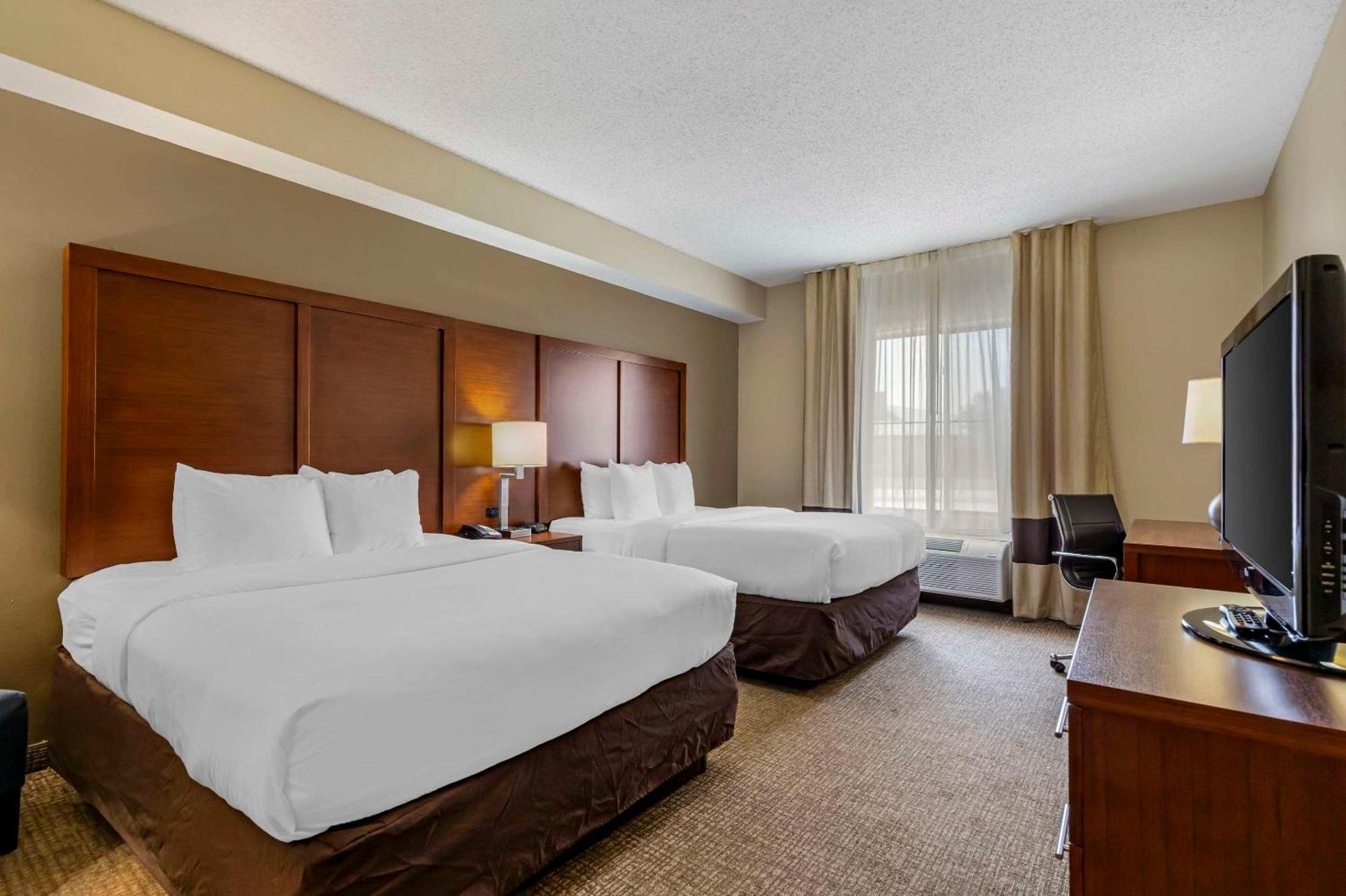 Comfort Inn & Suites Сегиин Екстериор снимка