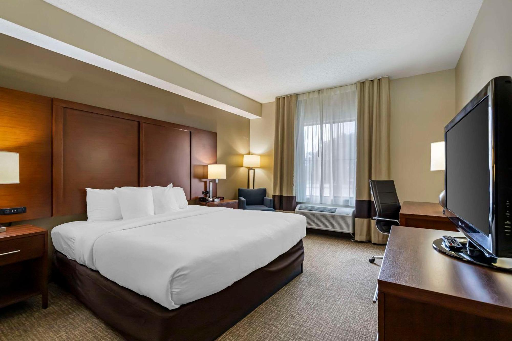 Comfort Inn & Suites Сегиин Екстериор снимка