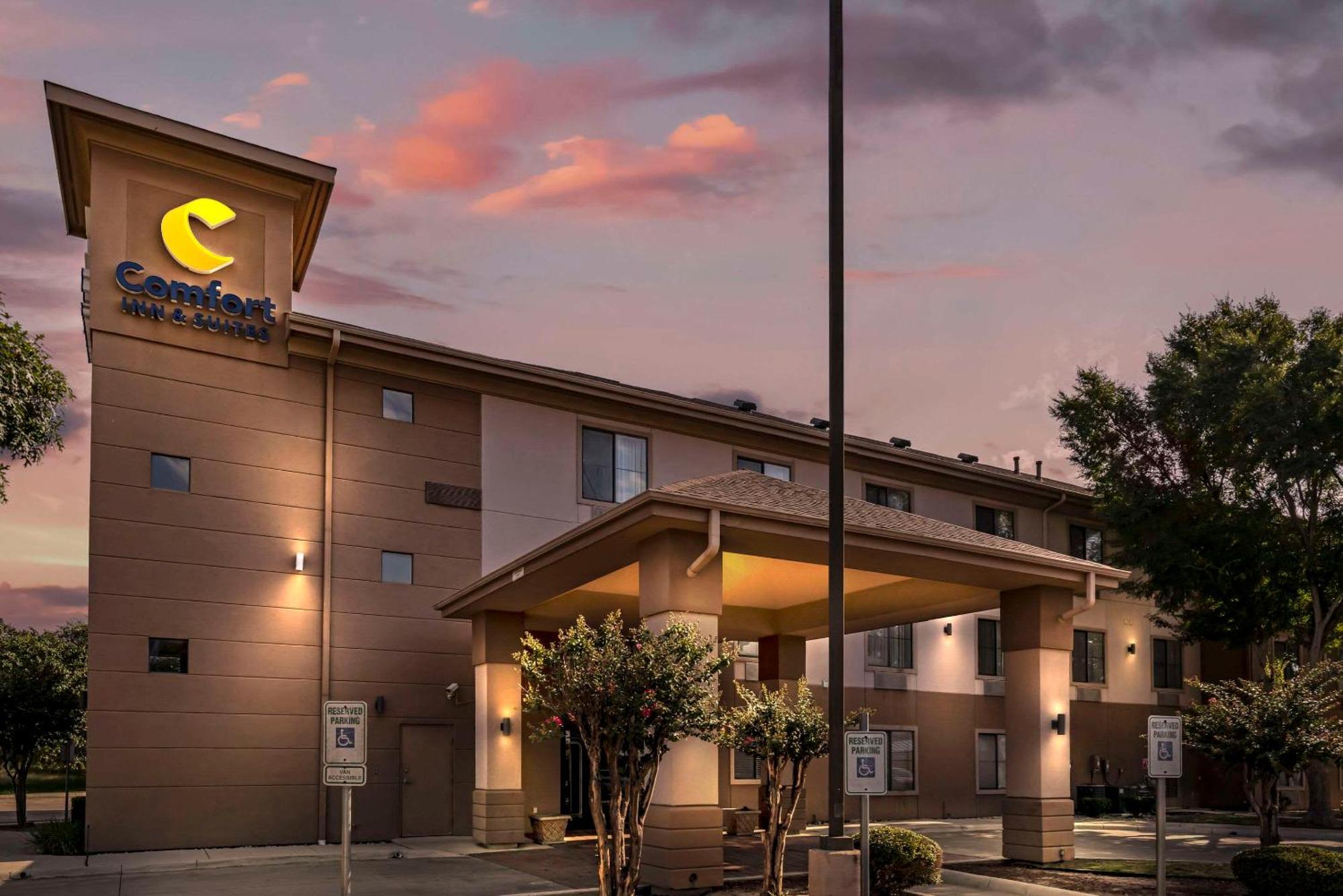Comfort Inn & Suites Сегиин Екстериор снимка
