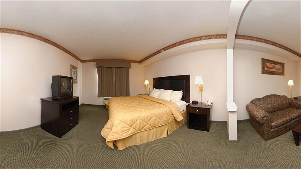 Comfort Inn & Suites Сегиин Екстериор снимка